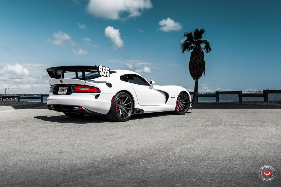  Dodge Viper ACR on Vossen Wheels (VPS-310) 2018 года  (фото 10 из 19)